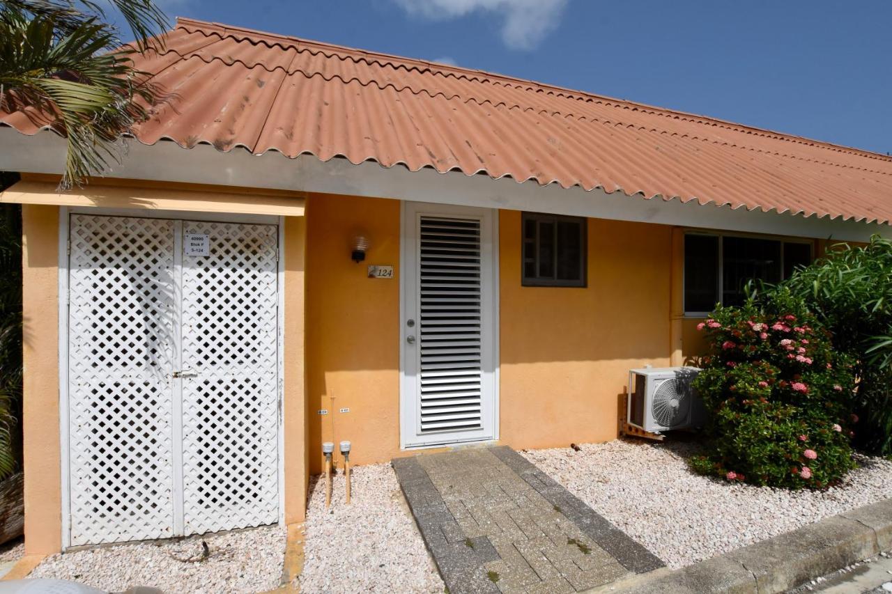 Seru Coral Apartment Willemstad Exterior photo